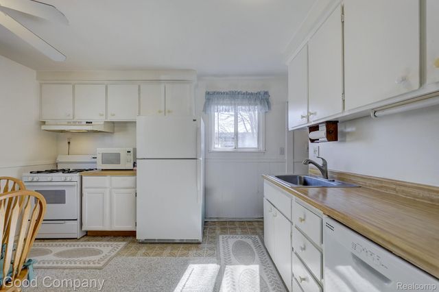 1169 W Marshall Street, Ferndale, MI 48220