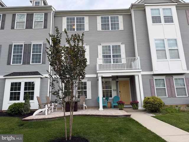 30 MOUNTIE LN, Chesterfield, NJ 08515