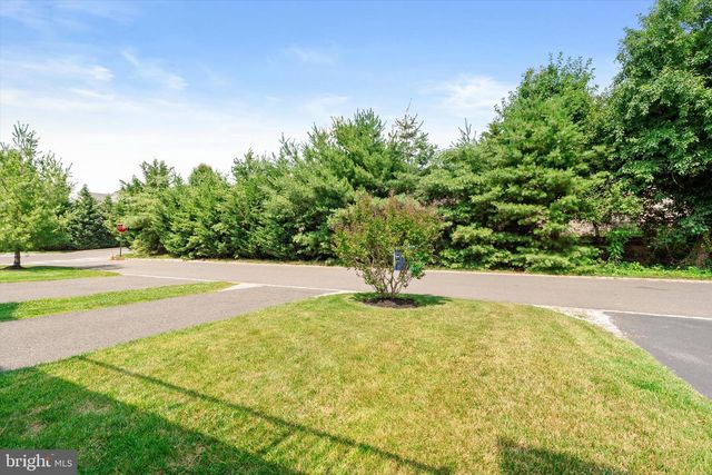 30 MOUNTIE LN, Chesterfield, NJ 08515