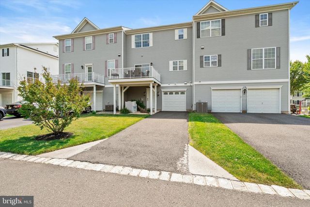 30 MOUNTIE LN, Chesterfield, NJ 08515