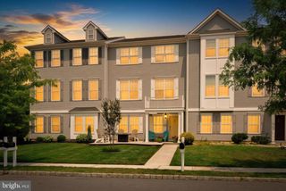 30 MOUNTIE LN, Chesterfield, NJ 08515