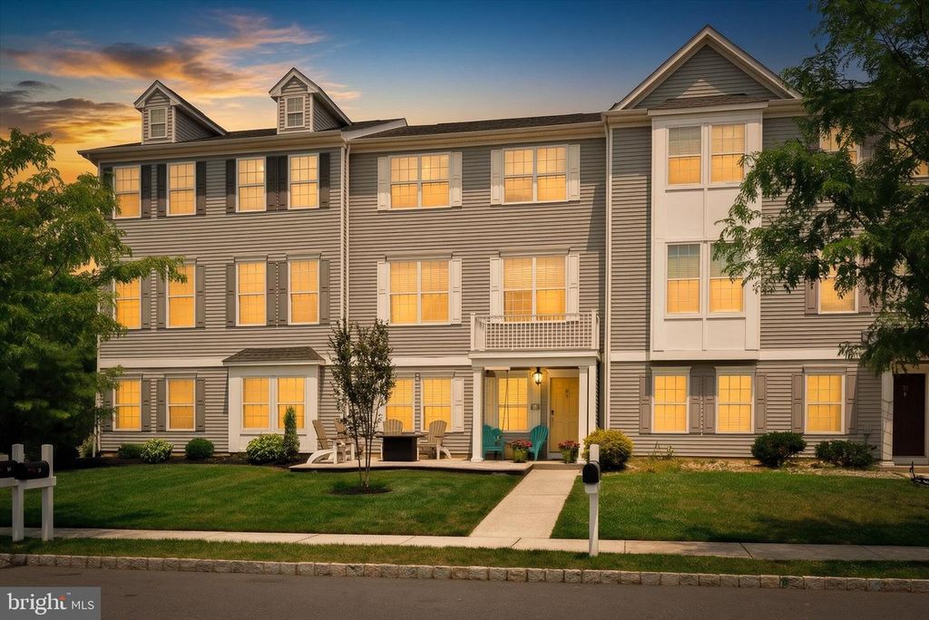 30 MOUNTIE LN, Chesterfield, NJ 08515