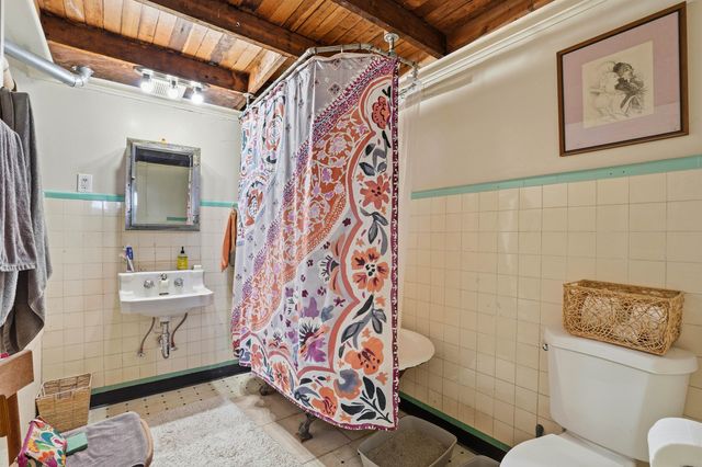 733 Loring Ave, Crockett, CA 94525