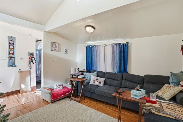 733 Loring Ave, Crockett, CA 94525