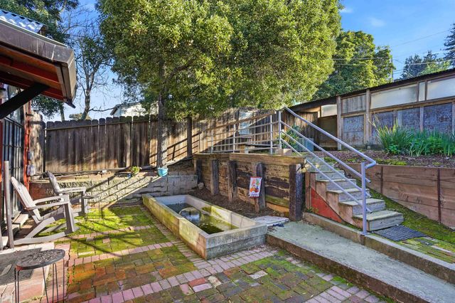 733 Loring Ave, Crockett, CA 94525