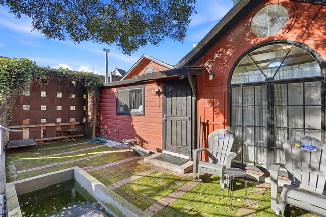 733 Loring Ave, Crockett, CA 94525