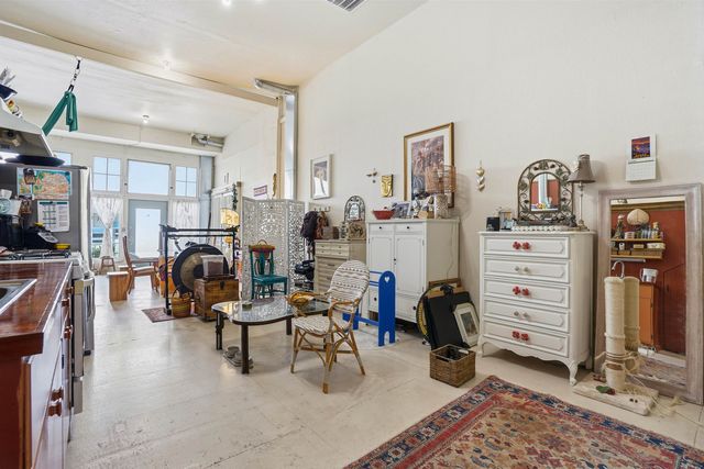 733 Loring Ave, Crockett, CA 94525