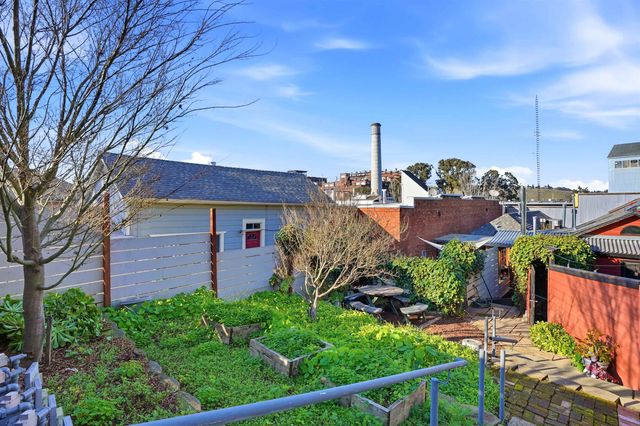 733 Loring Ave, Crockett, CA 94525