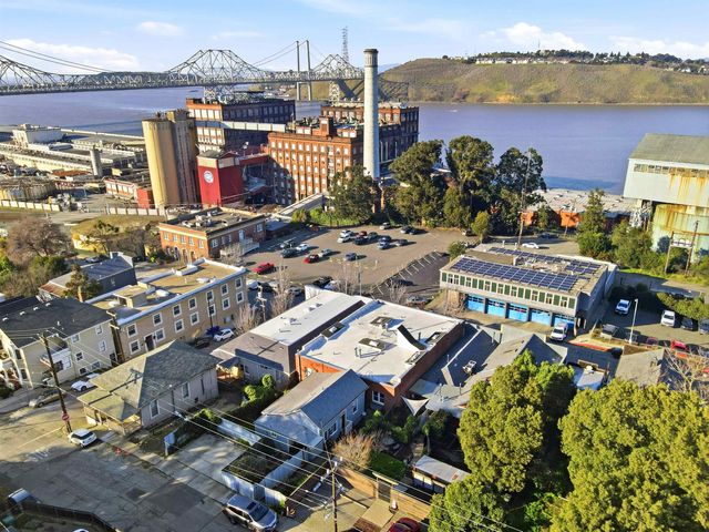 733 Loring Ave, Crockett, CA 94525