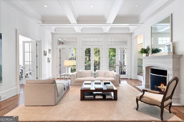 516 Tara Trail, Atlanta, GA 30327