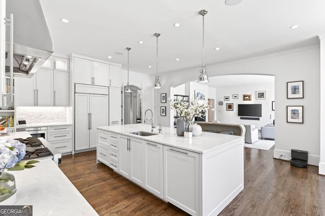 516 Tara Trail, Atlanta, GA 30327