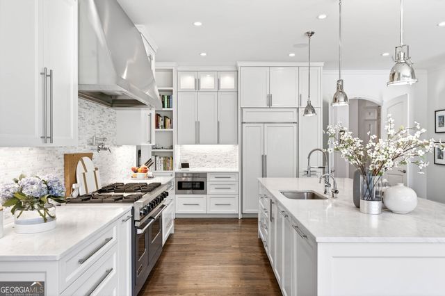 516 Tara Trail, Atlanta, GA 30327