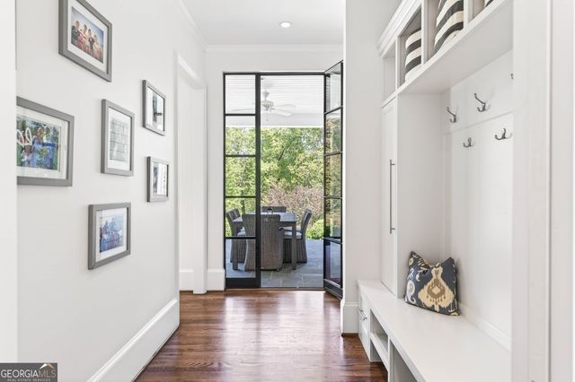 516 Tara Trail, Atlanta, GA 30327