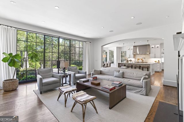 516 Tara Trail, Atlanta, GA 30327