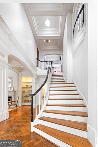 516 Tara Trail, Atlanta, GA 30327