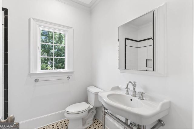 516 Tara Trail, Atlanta, GA 30327