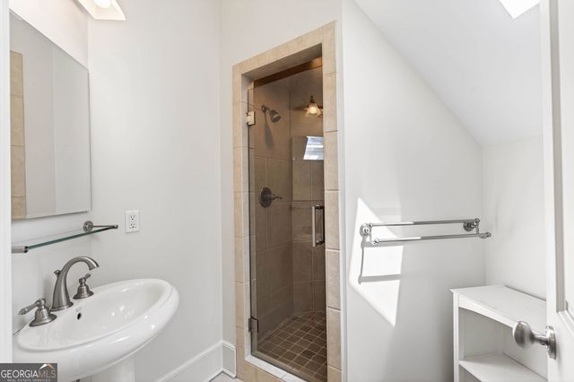 516 Tara Trail, Atlanta, GA 30327