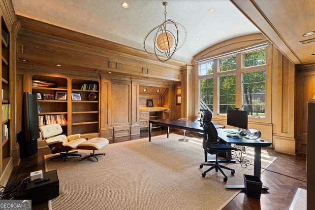 516 Tara Trail, Atlanta, GA 30327