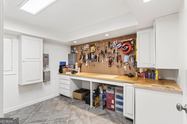 516 Tara Trail, Atlanta, GA 30327