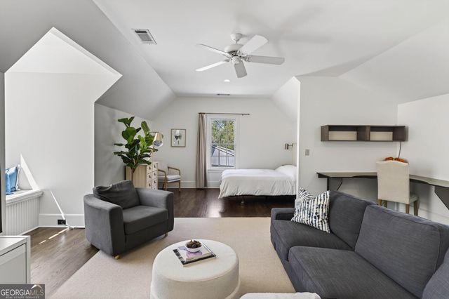 516 Tara Trail, Atlanta, GA 30327