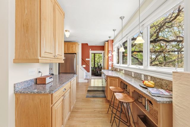 55 Park Ave Ext 55, Arlington, MA 02476