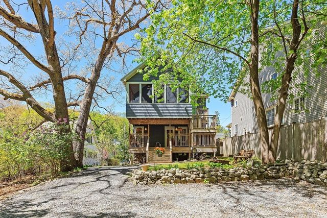 55 Park Ave Ext 55, Arlington, MA 02476