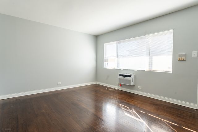 6947 S Jeffery Boulevard 3K, Chicago, IL 60649