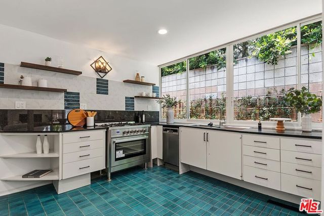 515 N Roxbury Drive, Beverly Hills, CA 90210