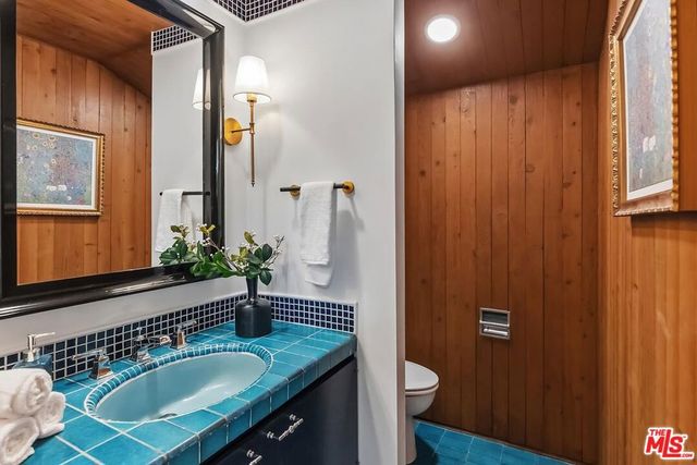 515 N Roxbury Drive, Beverly Hills, CA 90210
