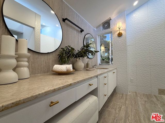 515 N Roxbury Drive, Beverly Hills, CA 90210