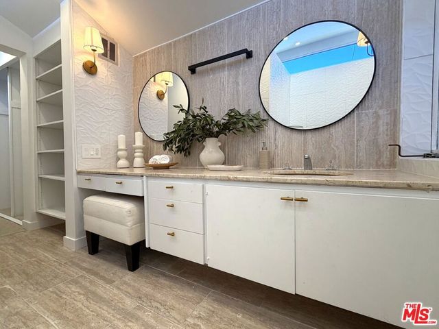 515 N Roxbury Drive, Beverly Hills, CA 90210