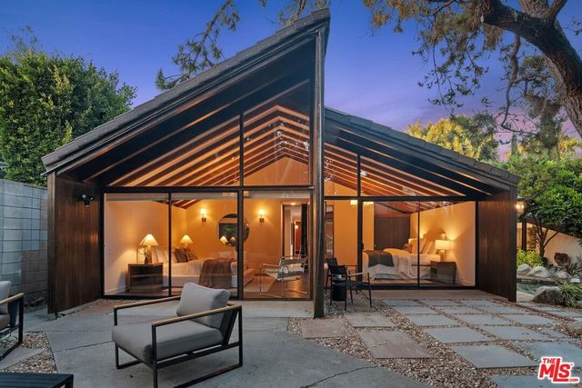 515 N Roxbury Drive, Beverly Hills, CA 90210