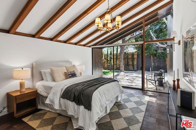 515 N Roxbury Drive, Beverly Hills, CA 90210