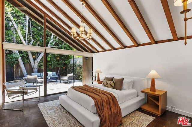 515 N Roxbury Drive, Beverly Hills, CA 90210