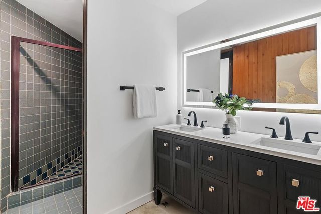 515 N Roxbury Drive, Beverly Hills, CA 90210