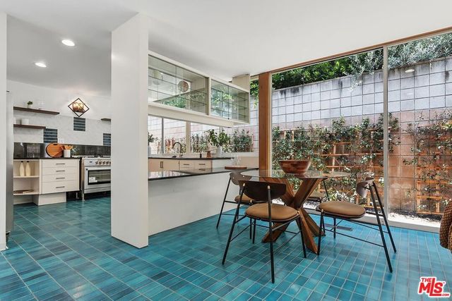 515 N Roxbury Drive, Beverly Hills, CA 90210