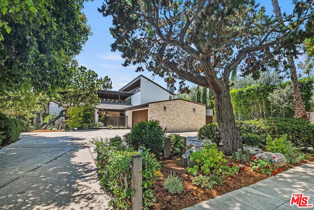 515 N Roxbury Drive, Beverly Hills, CA 90210