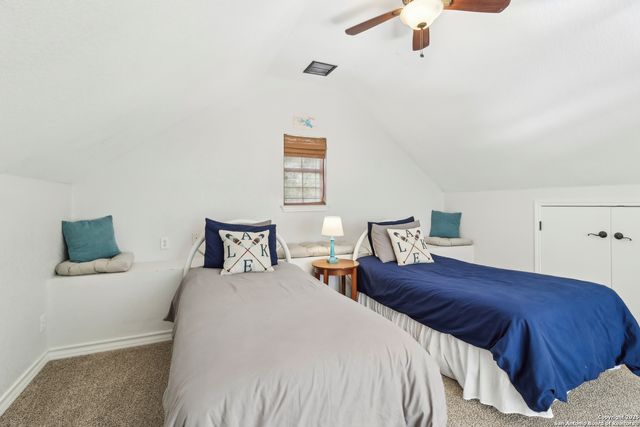 208 Woodridge, Canyon Lake, TX 78133