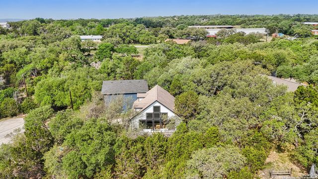 208 Woodridge, Canyon Lake, TX 78133