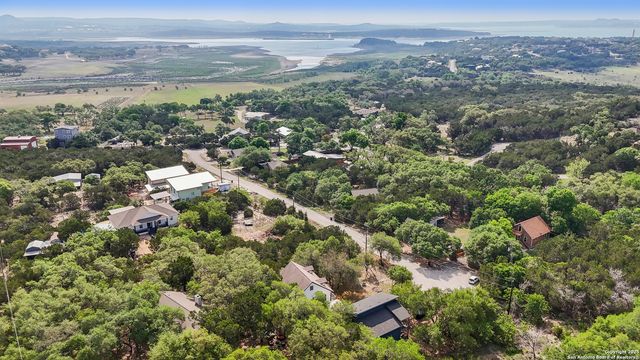 208 Woodridge, Canyon Lake, TX 78133