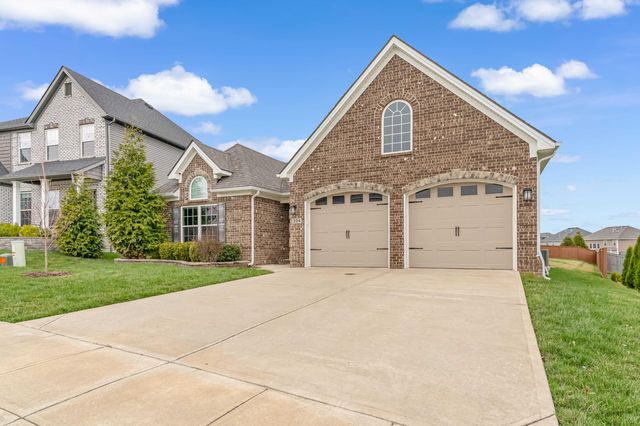 204 Blackthorn Drive, Nicholasville, KY 40356