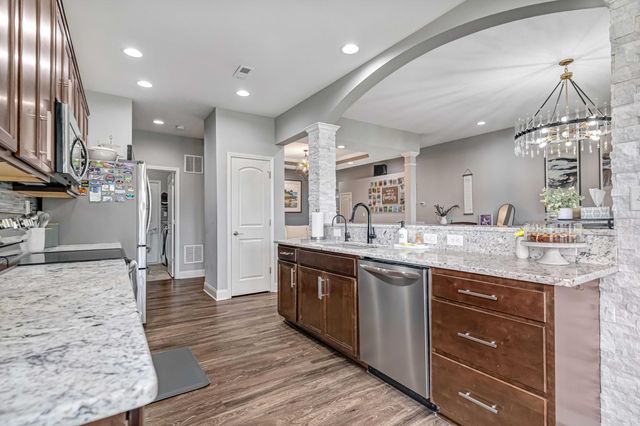 204 Blackthorn Drive, Nicholasville, KY 40356