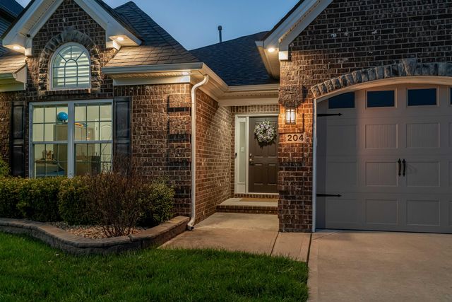 204 Blackthorn Drive, Nicholasville, KY 40356