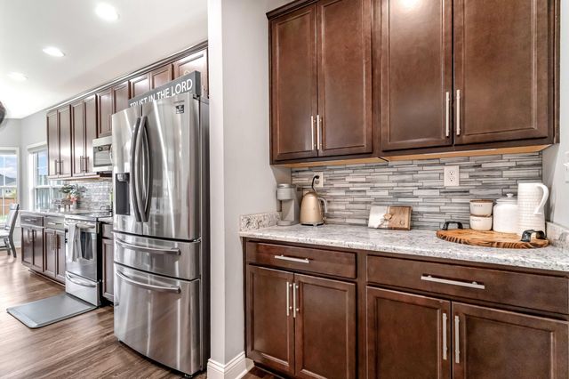 204 Blackthorn Drive, Nicholasville, KY 40356