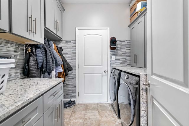 204 Blackthorn Drive, Nicholasville, KY 40356