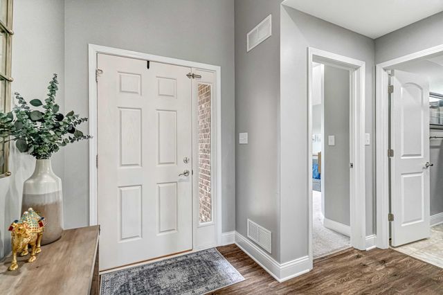 204 Blackthorn Drive, Nicholasville, KY 40356