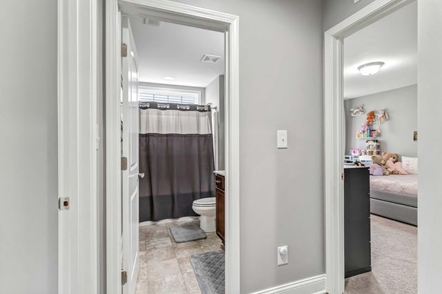 204 Blackthorn Drive, Nicholasville, KY 40356