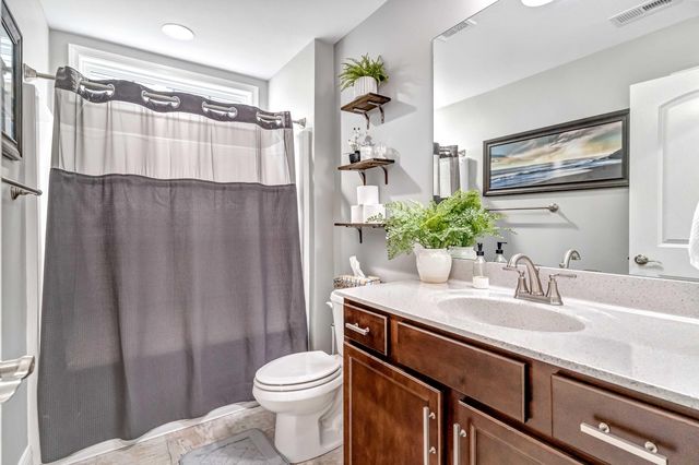 204 Blackthorn Drive, Nicholasville, KY 40356