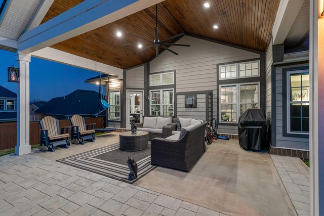 204 Blackthorn Drive, Nicholasville, KY 40356