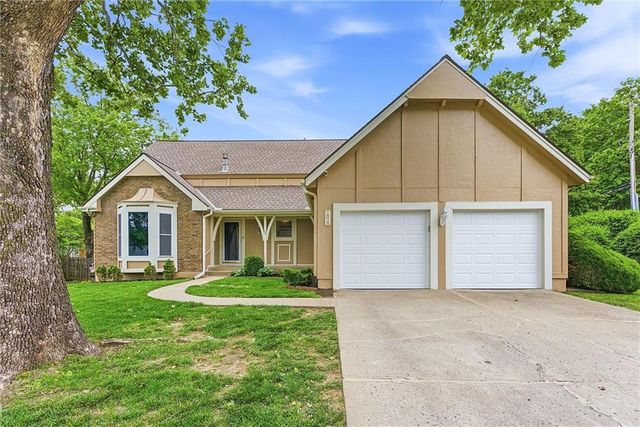 7829 Caenen Street, Lenexa, KS 66216